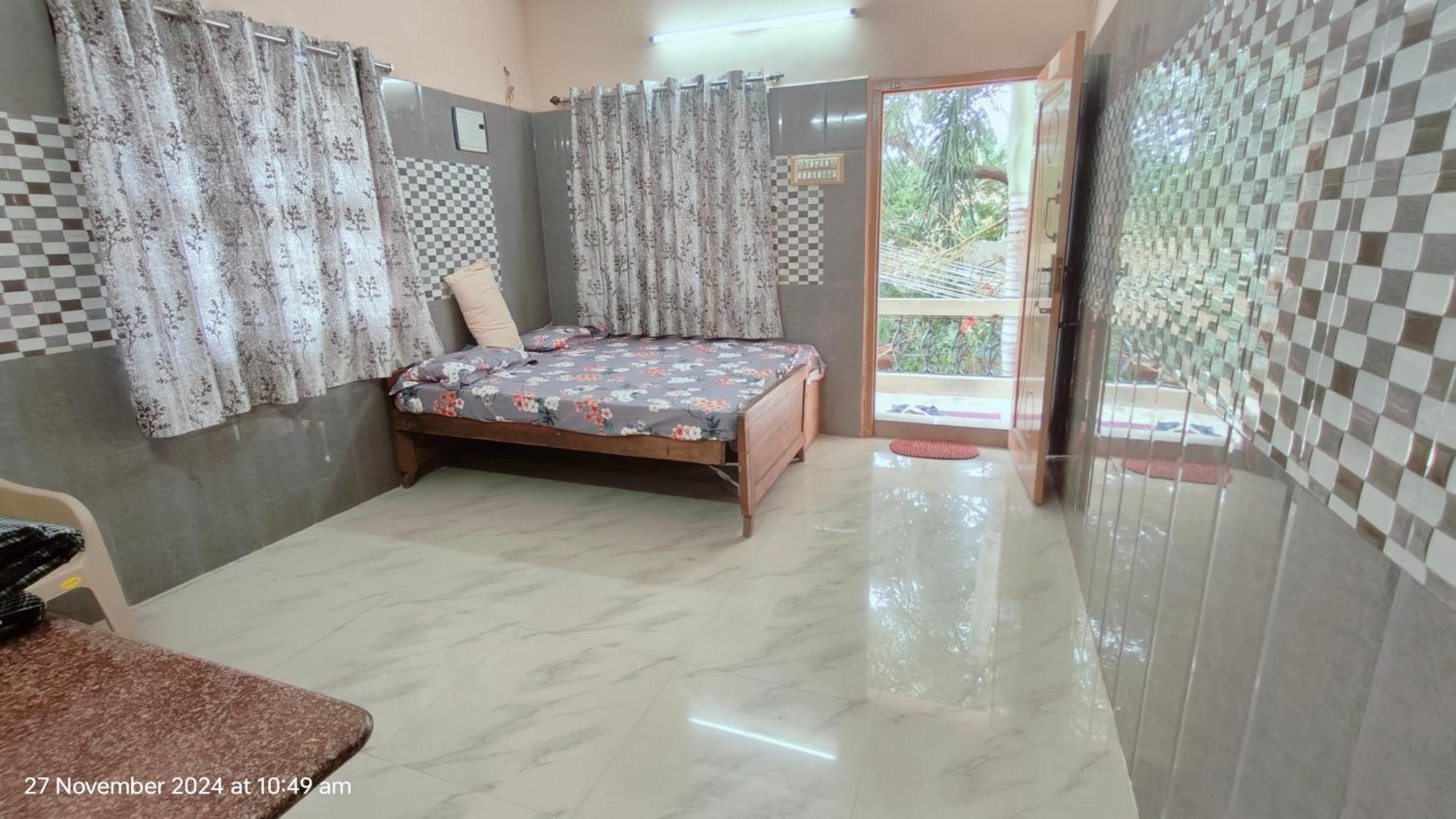 Selvams Home Stay Tiruchchendur Exterior photo